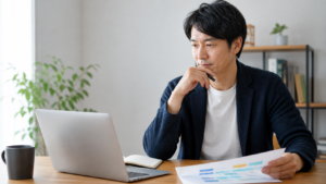 レバテックフリーランスで案件を探す日本人エンジニアのイメージ